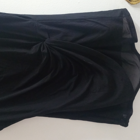 Sleeveless top - Picture 3 of 3